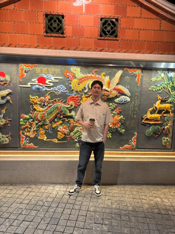 笙箫何的第三张照片--全国闪婚服务中心