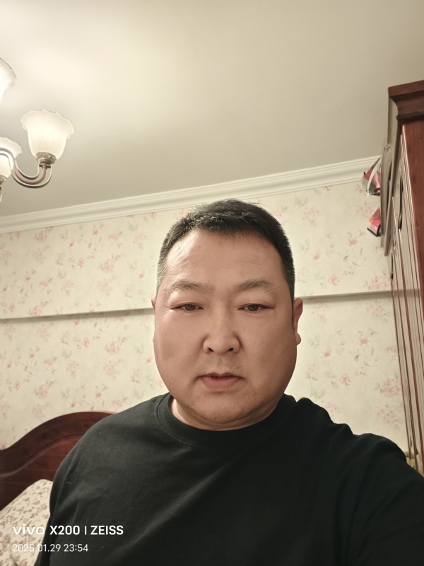 峰哥的第一张照片--全国闪婚服务中心