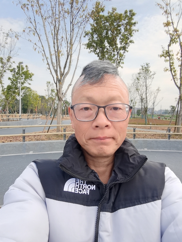 做喜欢的事的第一张照片--全国闪婚服务中心