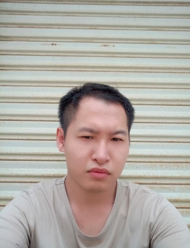 小立的第二张照片--全国闪婚服务中心