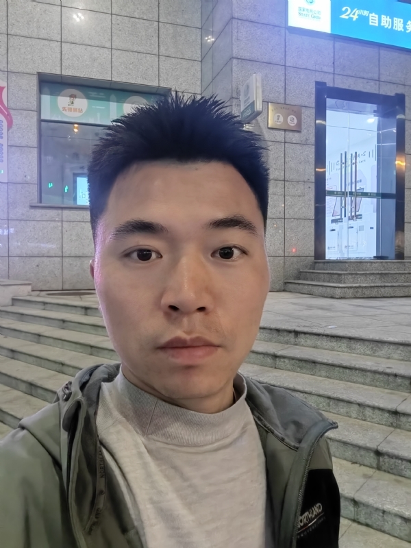 讲不出再见的第三张照片--全国闪婚服务中心