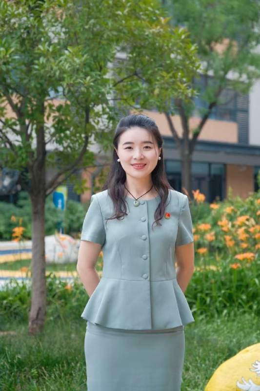 弯弯的第一张照片--全国闪婚服务中心