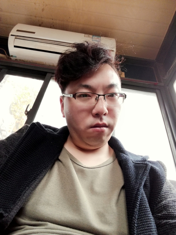 风雨彤周的第二张照片--全国闪婚服务中心