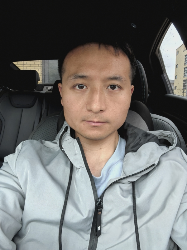 郑涛尔的第二张照片--全国闪婚服务中心