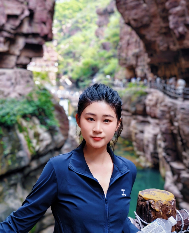 小S的第二张照片--全国闪婚服务中心