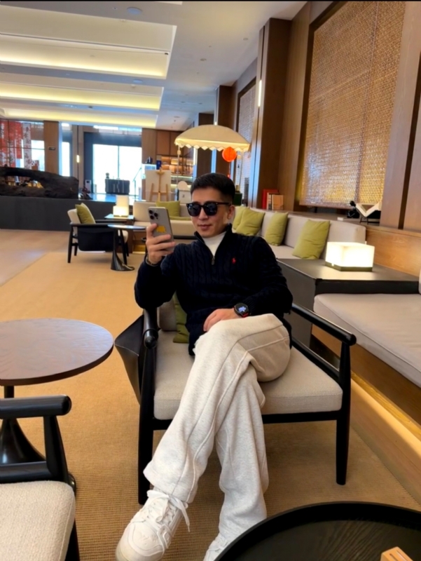 只为与你相见的第三张照片--全国闪婚服务中心