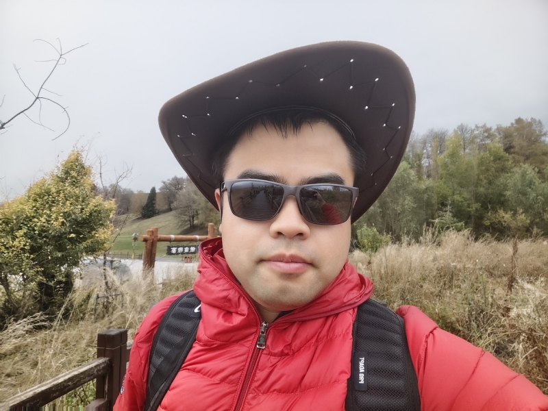 欢乐的笑的第一张照片--全国闪婚服务中心