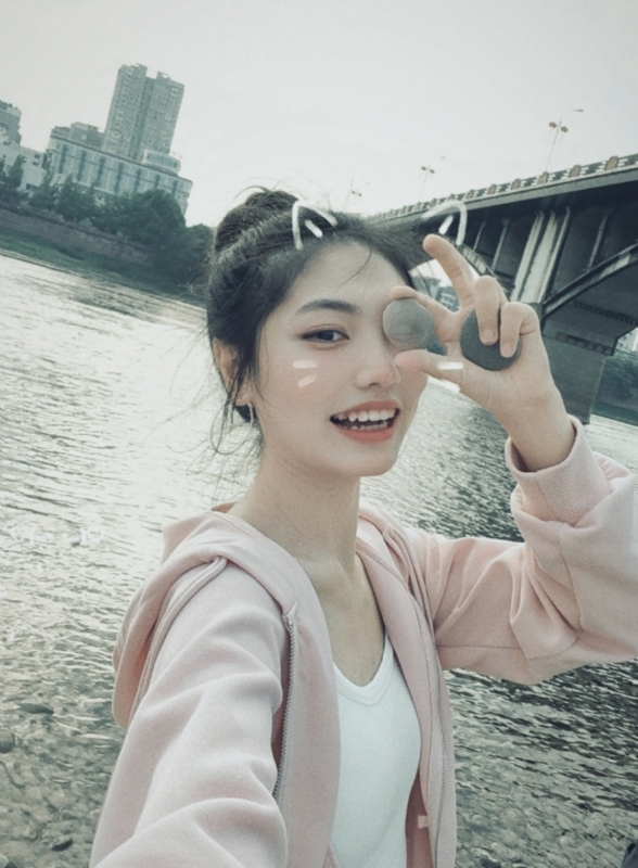 昭十晰的第二张照片--全国闪婚服务中心