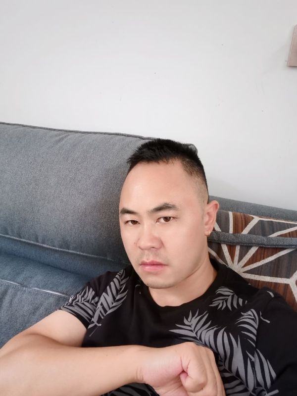 不负遇见的第一张照片--全国闪婚服务中心