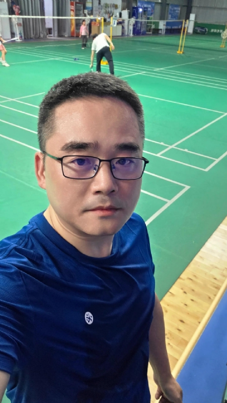 书中隐的第一张照片--全国闪婚服务中心