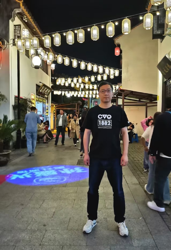 张楚岚的第一张照片--全国闪婚服务中心