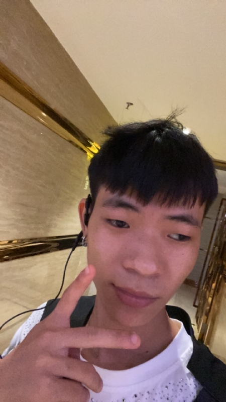 浩轩的第一张照片--全国闪婚服务中心